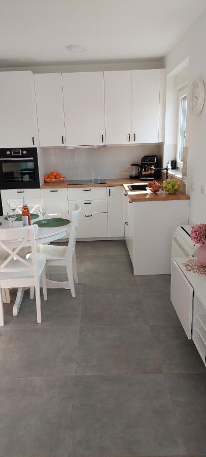 Ferienwohnung Novi Apartman Franka Zadar Exterior foto
